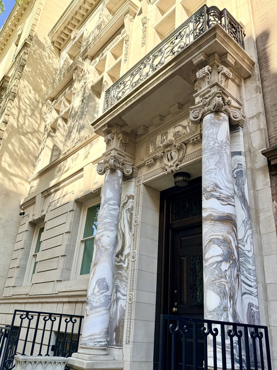 Epstein's infamous mansion (the largest private home in NYC) is #9 East 71st St

the slightly less massive mansion next door, 11 E 71st, was owned by an entity known as Comet Trust, of which  Epstein was trustee 

In 1998, Comet sold the mansion at #11 to...Howard Lutnick

While