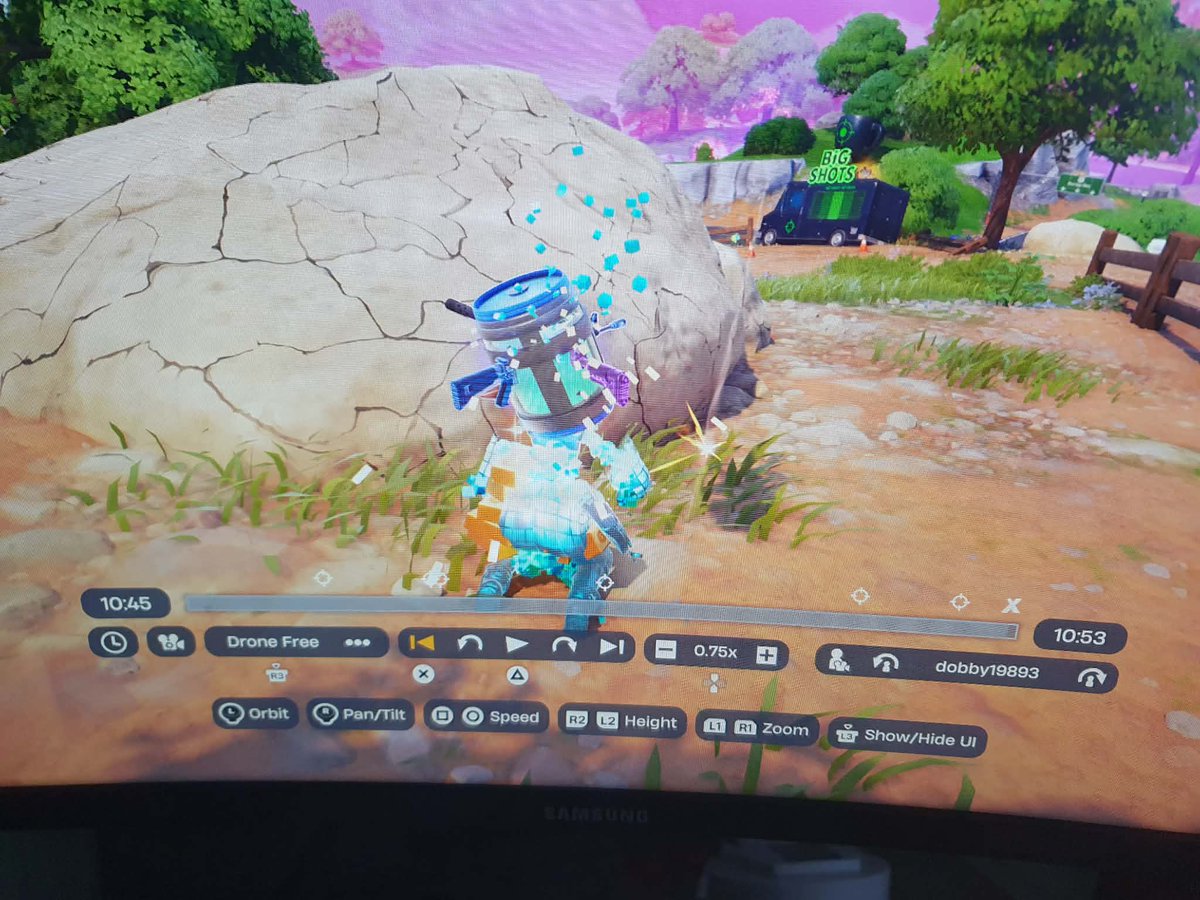 dobby19893's tweet photo. can someone expain to me how i died from this @Fortnite @EpicGames sort ur shit out https://t.co/ngD0nEXvgM