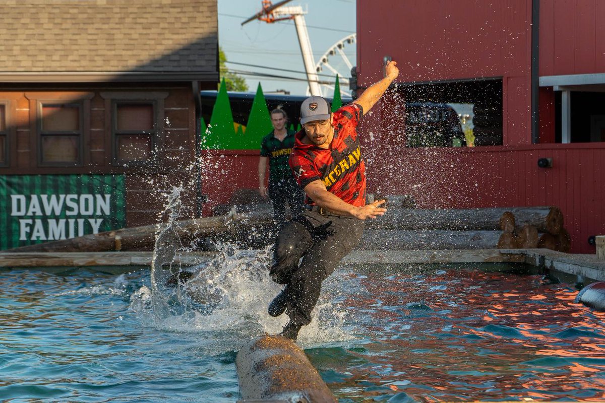 Paula Deen's Lumberjack Feud Supper Show tweet media