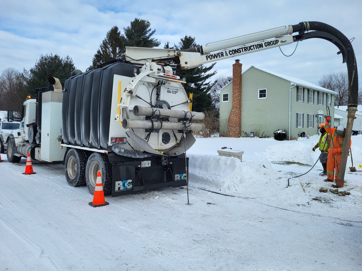 SuperProducts's tweet photo. 👀 Spotted in NY!
Power & Construction Group’s Mud Dog 1200s are out there flexing, crushing remote jobs and cold-weather digs! 💪
Big thanks to Randy F. for sharing these action shots!
Send us your pictures to marketing@superproducts.com, we’d love to feature it!
#MudDogs https://t.co/2vQOqnF3cL