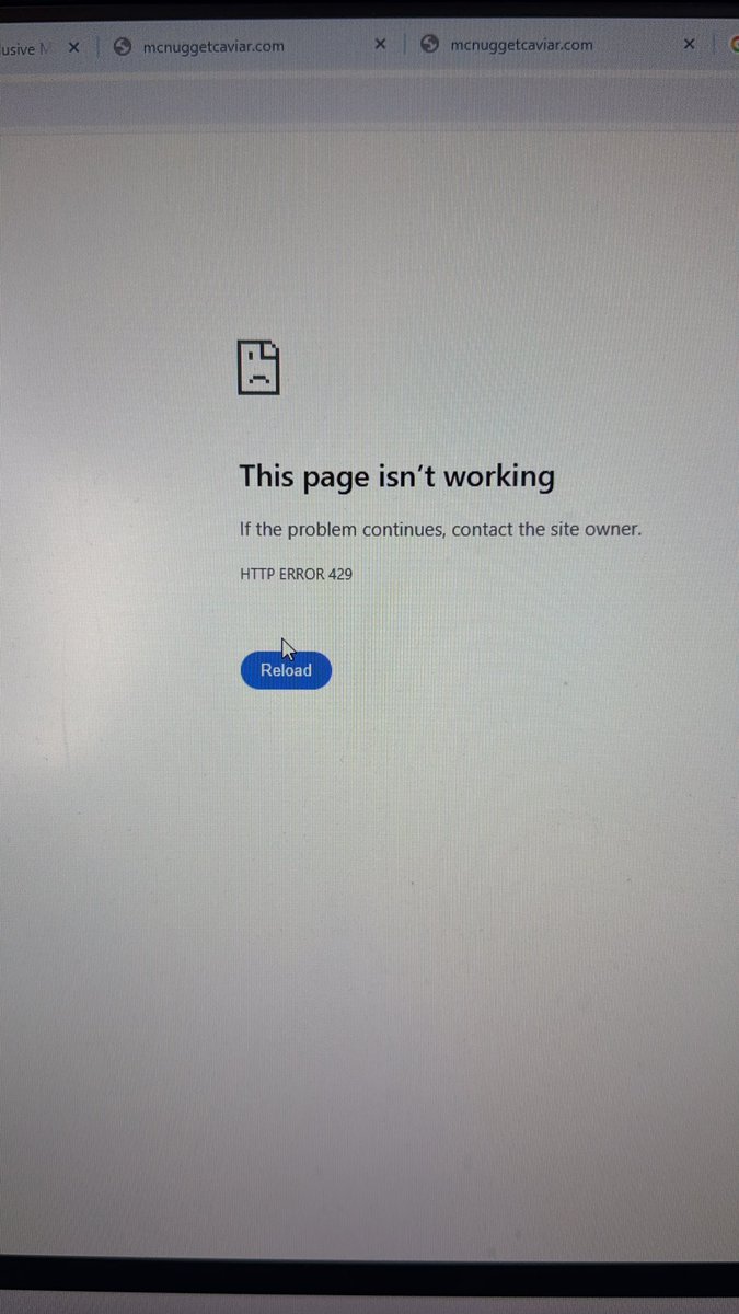 Shlumpeddd69's tweet photo. @McDonalds I’ve been sitting on the mcnugget caviar countdown for 3 days and then when the timer hit zero i was hit with this. i’m gonna cry #mcnuggestcaviar https://t.co/cOflhXceIm