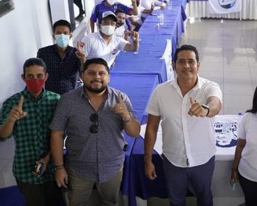 PriscilaBrvh's tweet photo. @santiagobecdach El que repartió los hospitales en nombre del correismo, muy bien que ya este preso https://t.co/CdZ3zYCeMv