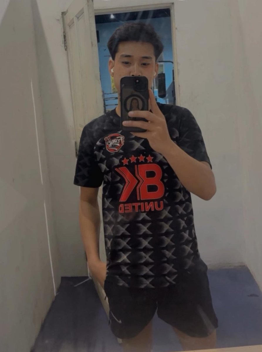 ຄົນເຫງົາ tweet media