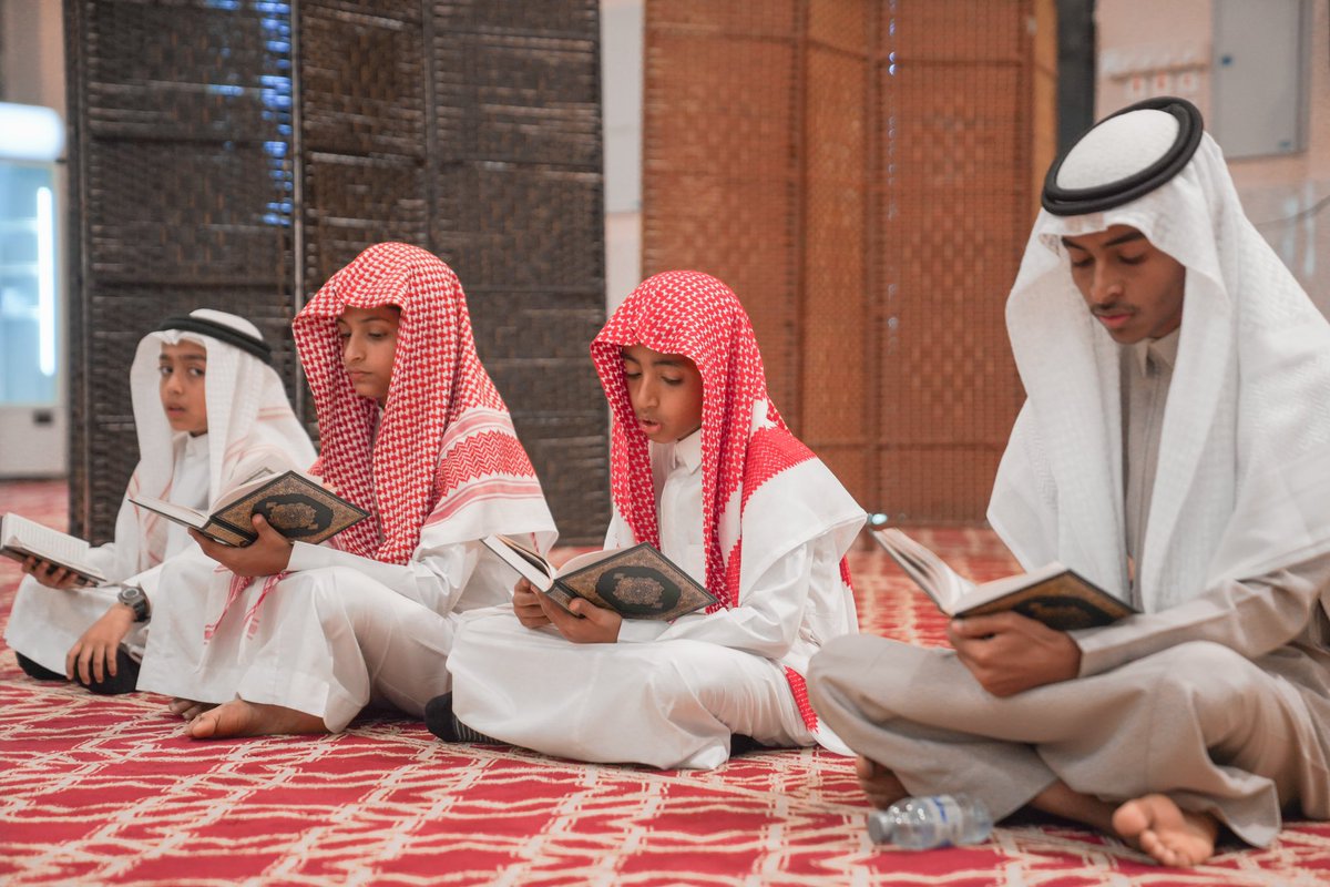 #يحدث_الان في هذه اللحظات تُقام التصفيات الثانية لمسابقة #الصوت_الندي4 لعام ١٤٤٧هـ
على مستوى القطاع الشمالي والقطاع الجنوبي والقطاع الشرقي.
حيث تُتلى آيات كتاب الله بصوتٍ حاضر، وقلبٍ خاشع، وتنافسٍ عنوانه الإتقان.

#الجمعية_الخيرية_لتحفيظ_القرآن_الكريم_بجازان