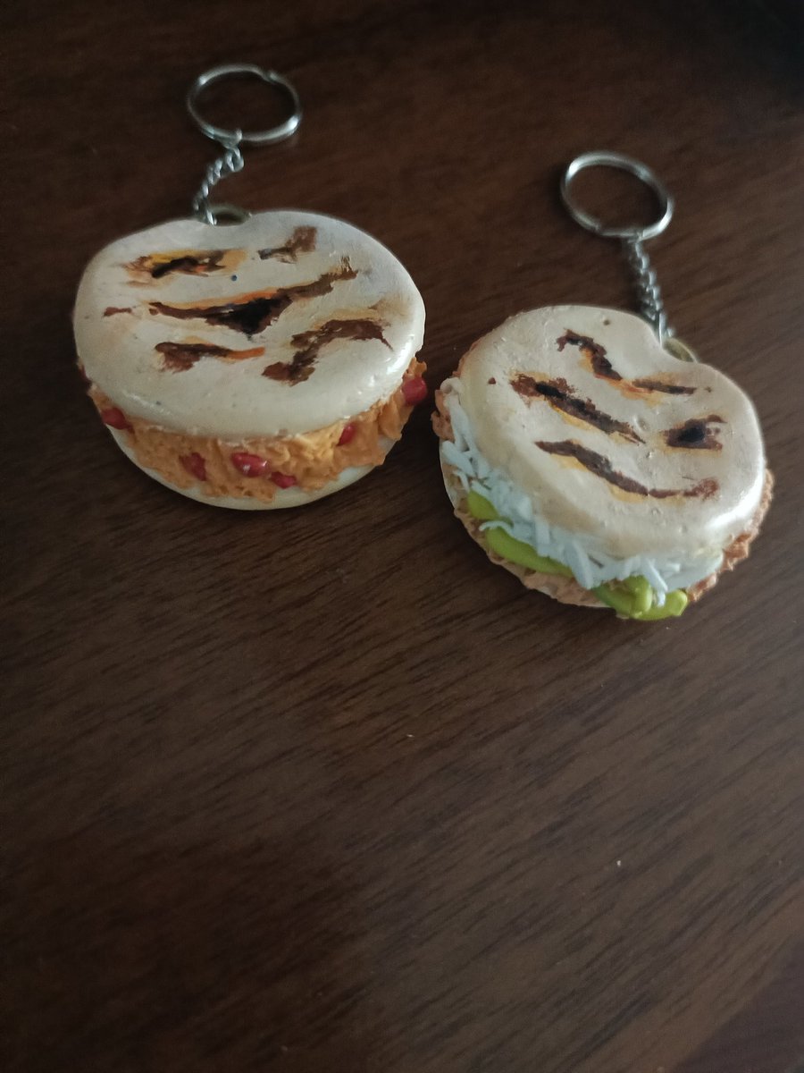 delbajoastral's tweet image. Sonfil + Flips, los dos, por REF. 17
Dos arepas, las dos, por REF. 10
Cri Cri + Sparkies, los dos, por REF. 12
Cocosette + Bocadillo de plátano, San Francisco, por REF. 14

Más info al DM.
Estoy en Vzla.
Hago envios a nivel nacional con cobro a destino.