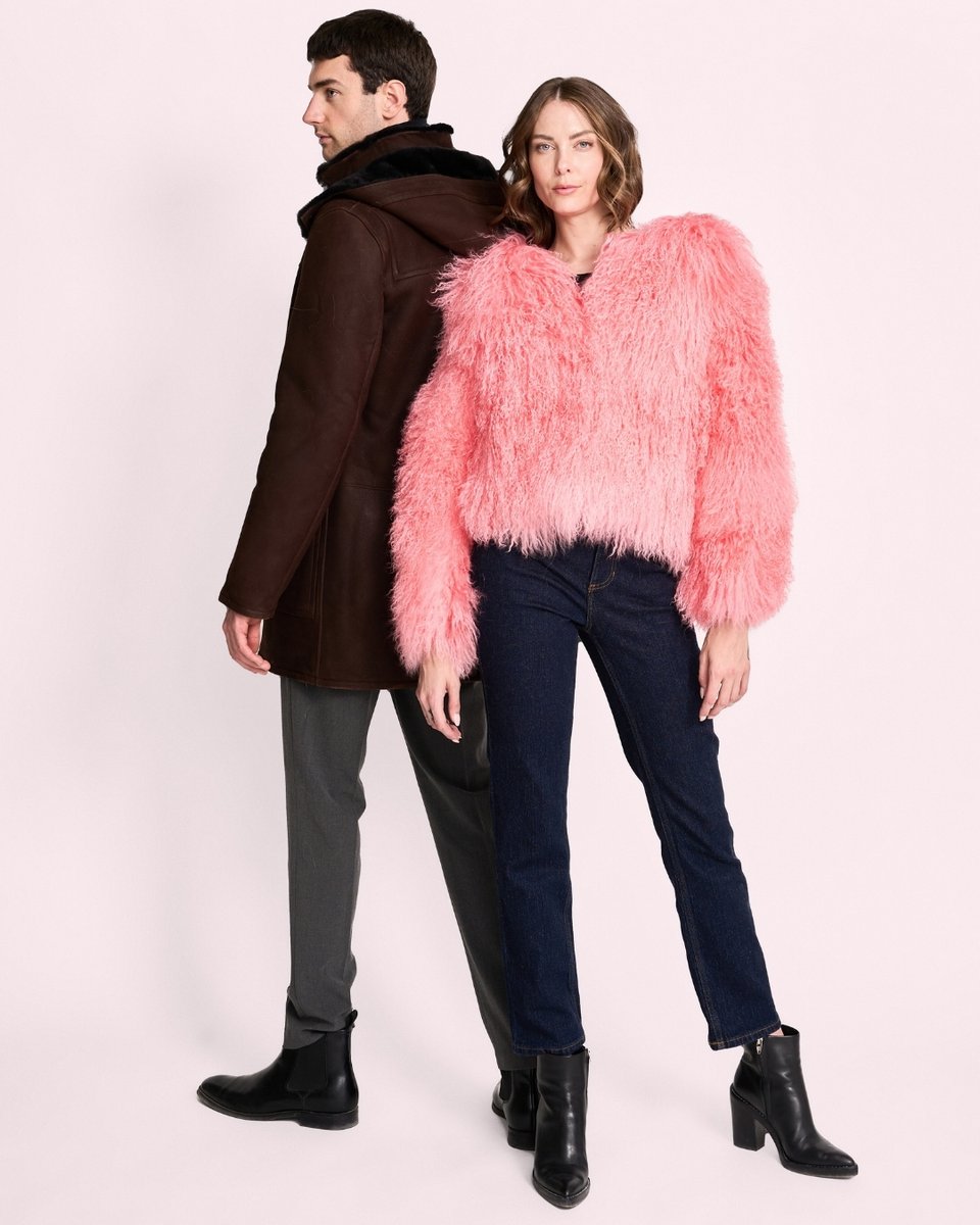 furhatworld's tweet image. For Her. For Him. For cozy winter moments. ❤️
Explore fur hats, gloves, scarves &amp;amp; more in romantic Valentine hues — perfect for gifting (or treating yourself!)

#StayWarm #ValentinesDay