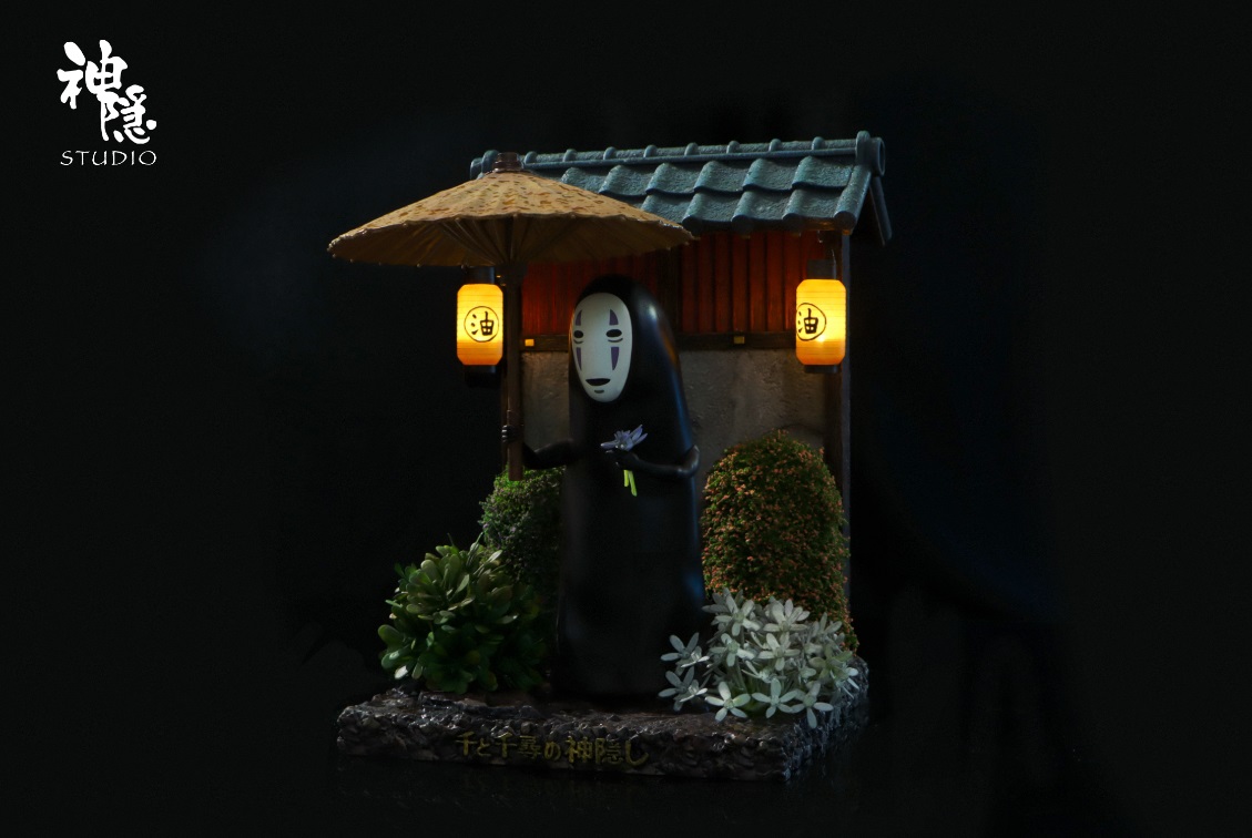 MajinStore's tweet image. 🌧️ Spirited Away No-Face Man Rainy Night Mind – SY Studio

Silencio que pesa bajo la lluvia eterna.
No-Face camina entre sombras y deseos ajenos… porque cuando el vacío busca llenarse, incluso la noche escucha sus pasos.
#SpiritedAway #NoFace #Statue #MajinStore