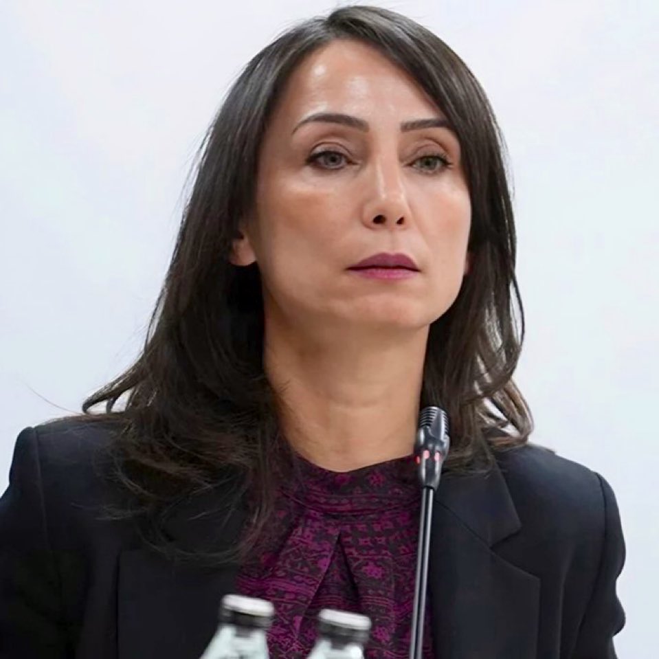 Emperyalistlerin üniformalarını giyerek komşularınızı katlettiniz insan ve uyuşturucu kaçakçılığı vs kipa taktınız haç taktınız ABD askerlerine kadın verdiniz herşey oldunuz insan olamadınız örgütün epsteinin faaliyetleriyle paralellik gösteren çıkışları var