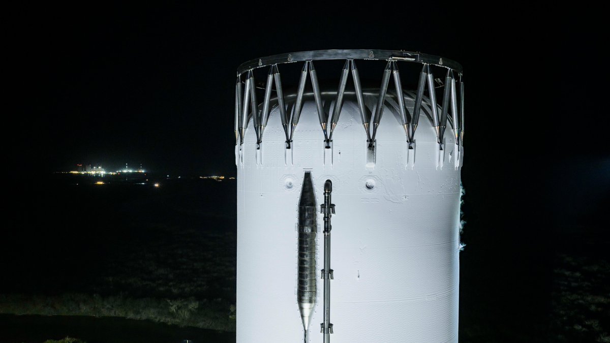 SpaceX's tweet image. Cryoproof operations complete for the first time with a Super Heavy V3 booster. This multi-day campaign tested the booster's redesigned propellant systems and its structural strength