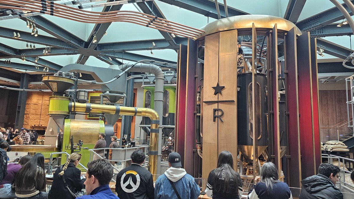 올림픽 기념 아들 선물,
스벅 매니아 와이프 선물.
9일의 출장 끝. 이제 집에 가자!! ㅋ