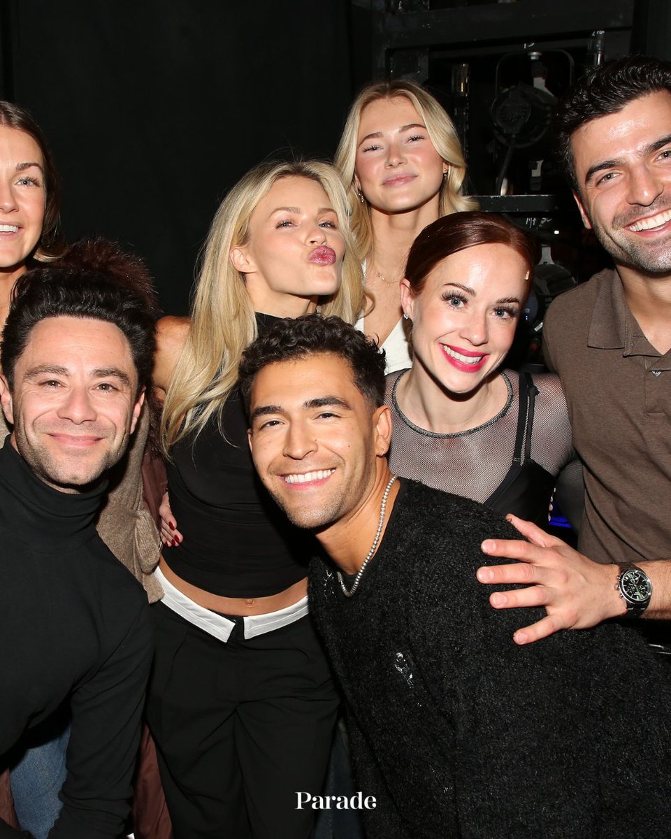 ParadeMagazine's tweet image. Some of the #DWTS pros visited Whitney Leavitt backstage at #Chicago on Broadway last night!

bit.ly/4rJNUeF

#WhitneyLeavitt