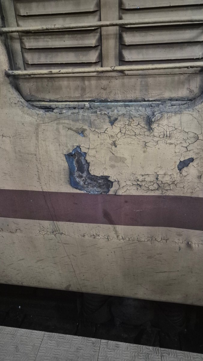 BreakingViews4u's tweet photo. This is the state of one of #Kerala's most preferred trains, #16343/44 TVC/Thiruvananthapuram Central  <-> RMM/Rameswaram #AmrithaExpress. Rust, Paint getting removed in patches. There are even worse spots in the train which we couldn't take photos of. It is very high time @RailMinIndia provide latest upgraded coaches to Amritha express