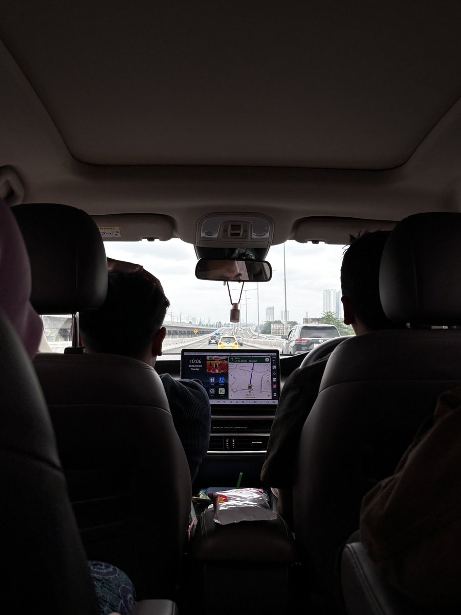 macruvers's tweet image. 