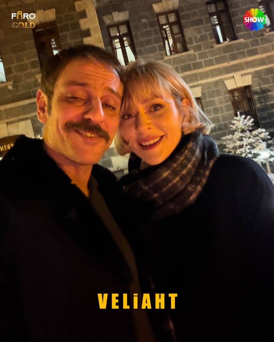 veliahtdizi's tweet photo. Kars’ı daha da güzelleştiren kahkahalarıyla #YahDer selfiesi 🤳🏼😍 @erkankeka #HazalTüresan

#Veliaht her perşembe 20.00'de Show TV'de 👑

@ShowTV @farocompany @GoldYapim https://t.co/oByPdzYYDX