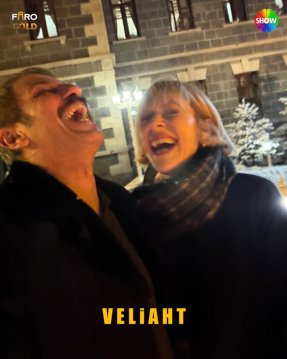 Kars’ı daha da güzelleştiren kahkahalarıyla #YahDer selfiesi 🤳🏼😍 <a href="/erkankeka/">ErkanKolçakKöstendil</a> #HazalTüresan

#Veliaht her perşembe 20.00'de Show TV'de 👑

<a href="/ShowTV/">Show TV</a> <a href="/farocompany/">FARO</a> <a href="/GoldYapim/">Gold Film</a>