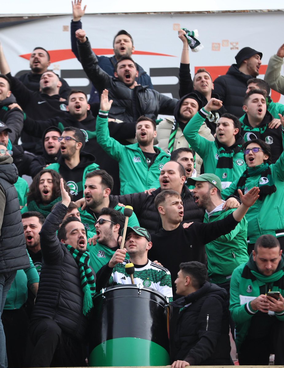 Sevdan başımın çileli tacı.