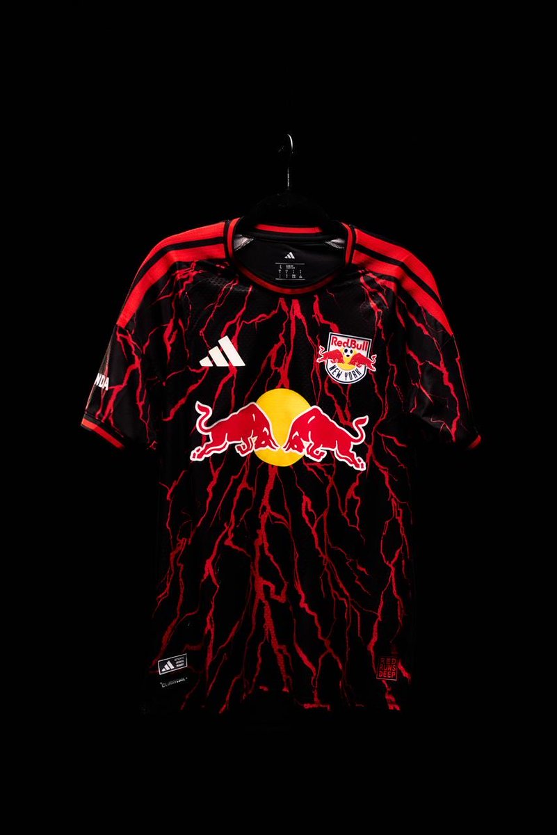 7AndresDC0's tweet photo. @NewYorkRedBulls just revealed there Jersey for 2026 Season🔴 
What do you think?💭 
#futbol365on #mls #RBNY https://t.co/g9gZ7IOPuV
