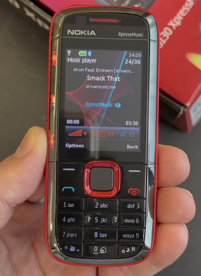 Reasons why Nokia's sales were so high in the 2000s