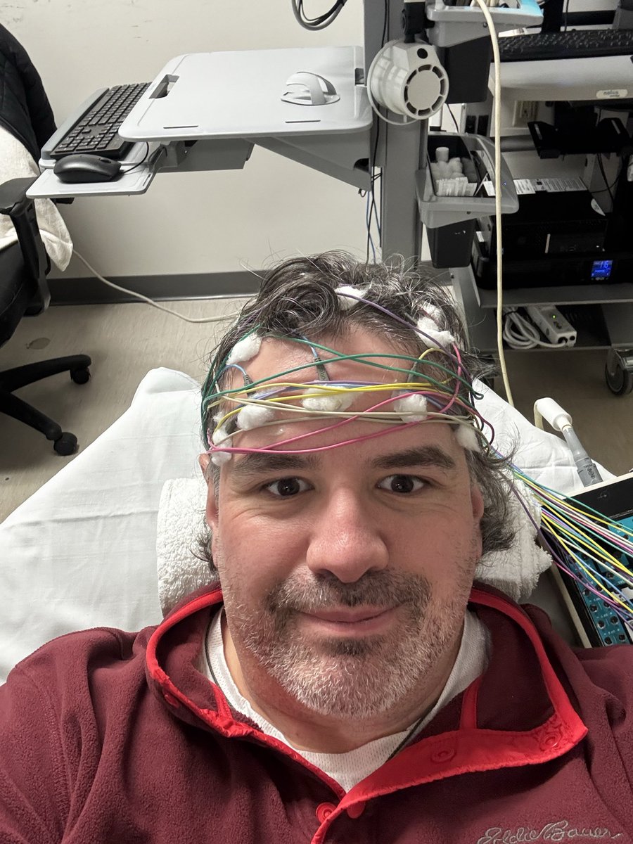 Real_RobRossi's tweet photo. Try to live a transparent life.
#Migraine spiked mid-January. Having memory issues in addition to reoccurrence of #FND symptoms (speech, tremor, sensory, fatigue).
Had EEG today. Here’s a pic…

Also, my time at The Athletic ended Feb. 3. https://t.co/Bbv2v9zZnb