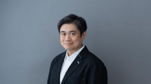 『マジにヤバい話』

まずDEFCONの追放リストがどれだけ重いか知ってほしい

2017年以降公表追放はたった6人しかいない
詐欺師、ストーカー、イベント妨害者レベルでようやく載るレベル

そこに「エプスタイン関係者」として伊藤穰一が追加された

日経も共同通信も報じてる
国際ニュースだよ