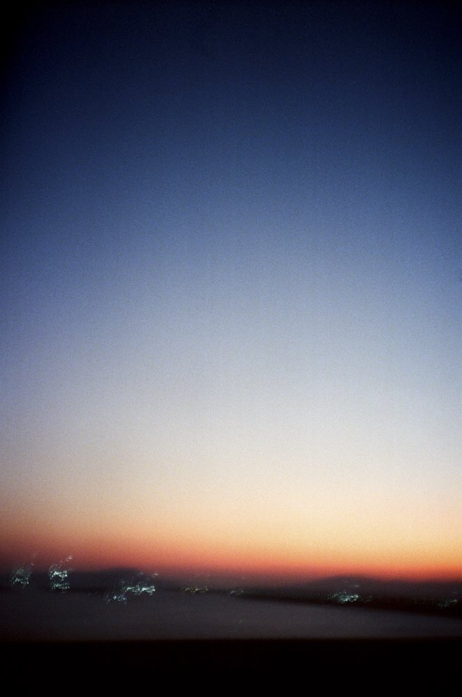 在廊中です🌅今週末まで！

雑誌『写真』vol.8刊行記念 <a href="/ShaShinMagazine/">雑誌「写真」｜Sha Shin Magazine</a>  坂本陽個展「Telescope」
会期：2026年1月30日（金）〜3月1日（日）
開館時間：水〜金　12：00〜19：00　土・日　12：00〜18：00
休廊：月曜日、火曜日、祝日（2月11日）
会場：ふげん社 <a href="/fugensha/">ふげん社｜FUGENSHA</a>  fugensha.jp