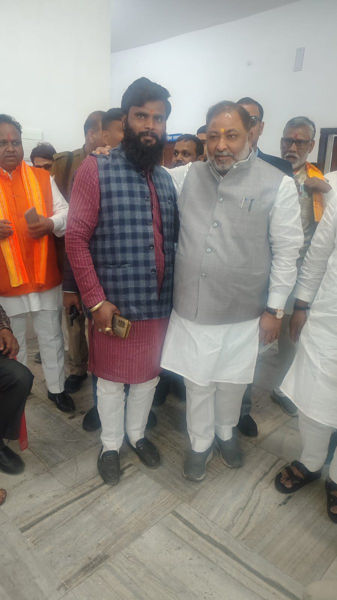 हिंदू योगेश कुमार जिला अध्यक्ष अलीगढ tweet media