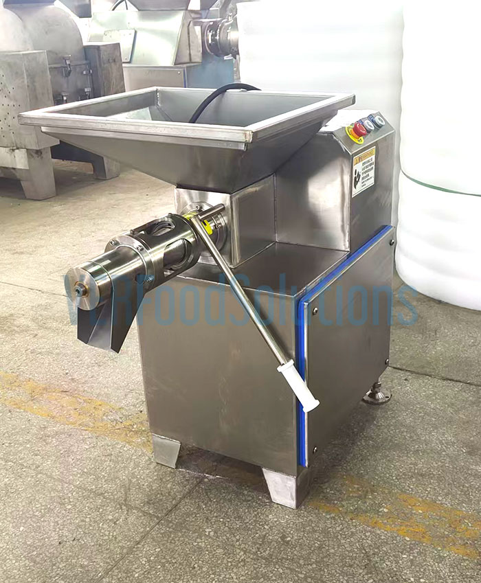 verfoodsolution's tweet photo. In the competitive #meatprocessing industry, choosing reliable equipment means choosing stable quality and higher profits. Recently, our #chickendebonermachine was delivered to a professional #poultryprocessing customer in #France. https://t.co/IKim7E4ggj https://t.co/nGpFqyoRmt