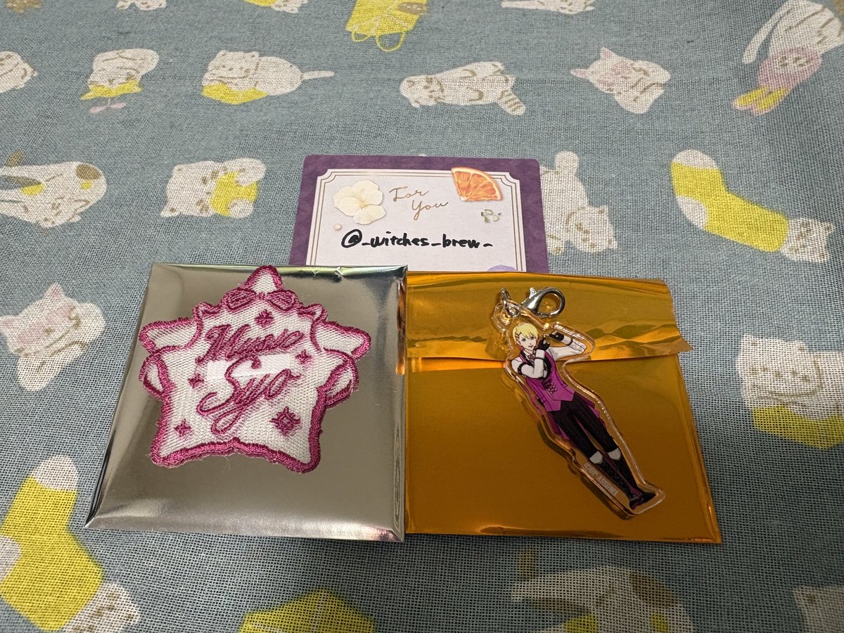 _witches_brew_'s tweet photo. @yuzuru963 別途リプライで申し訳ありません。
こちら手元にあります2点の画像です。
ご確認頂けましたら幸いです。 https://t.co/fxjw2JWx9m