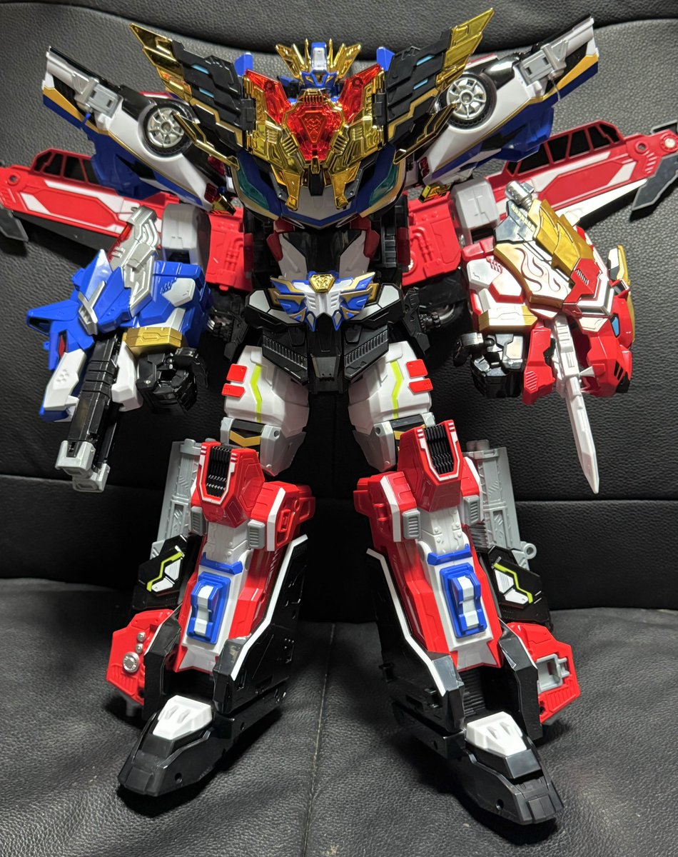 韓国発作品 メタルカードボットW より ブルーコップW、ブレイオン 合体