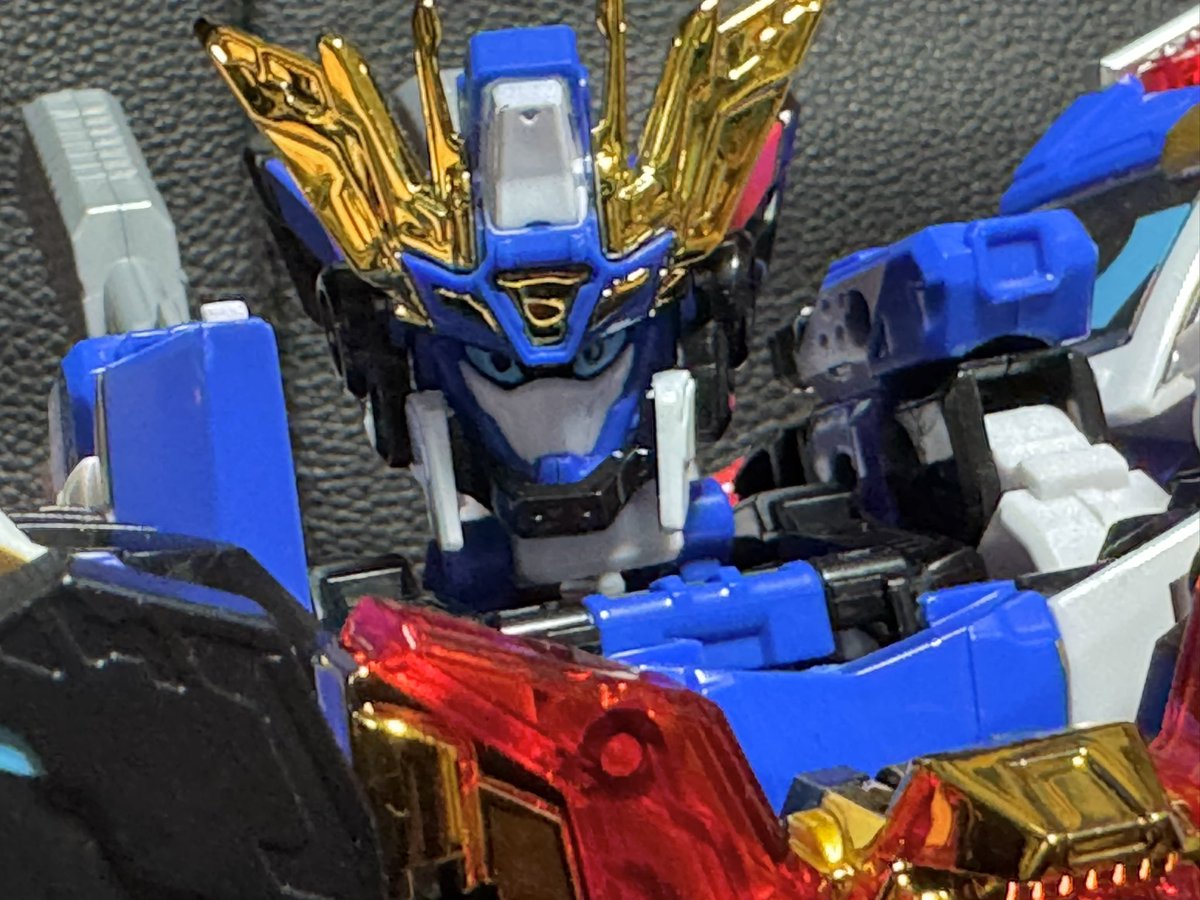 韓国発作品 メタルカードボットW より ブルーコップW、ブレイオン 合体