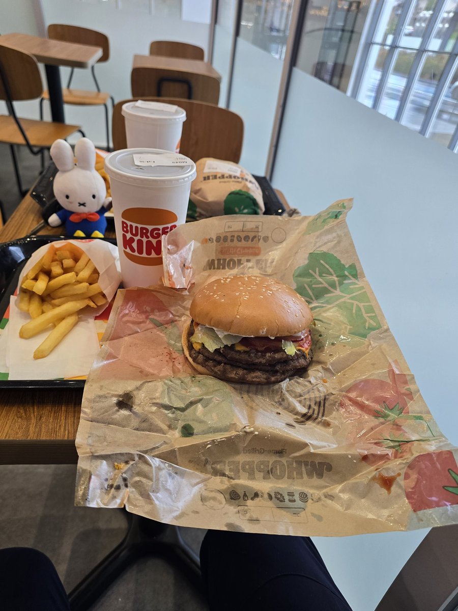 バーガーキングのトリプルチーズワッパー🧀
もう何も食べれない…