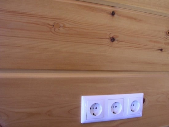 BlockhausKuusam's tweet photo. Haustechnik und Elektroleitungen im Holzblockhaus.  Was bei der Elektroplanung und -installation der Blockhäuser zu beachten ist, erfahren Sie hier: https://t.co/M8y0Gezf5f
#blockhaus #bauen #planen #holzbau #elektroinstallation #elektroplanung #küche #sauna #hrw #haustechnik https://t.co/TvyRy27IJc