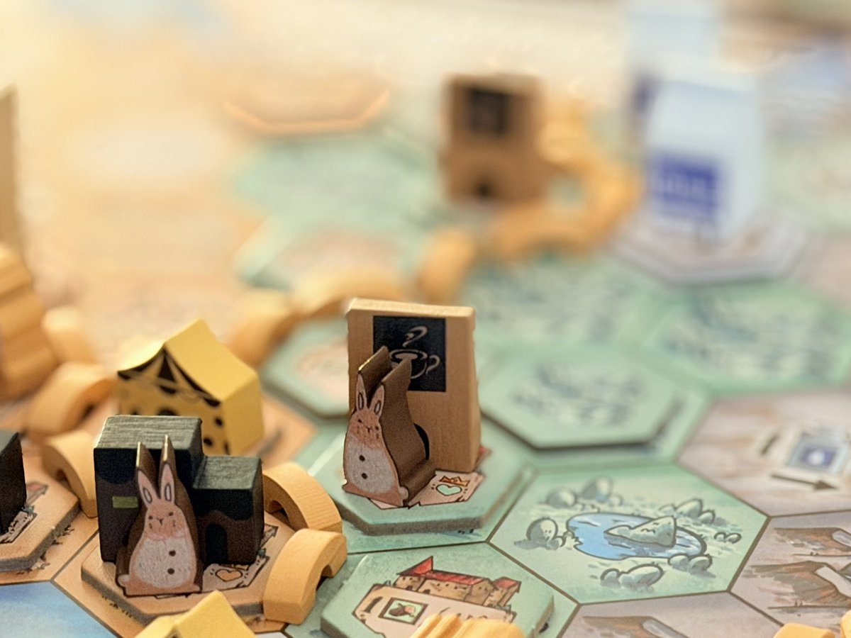 EstebanBarranco's tweet photo. No había contado que ya estrenamos #SweetLands de @uchibacoya traído por @DevirIberia. Calificado como juego duro, yo diría que es más bien exigente. Bonito a rabiar y con una producción de 10. Muy bueno sin innovar en nada. Ha entrado de pie en nuestra colección y aquí se queda https://t.co/ftPUbs1RTm