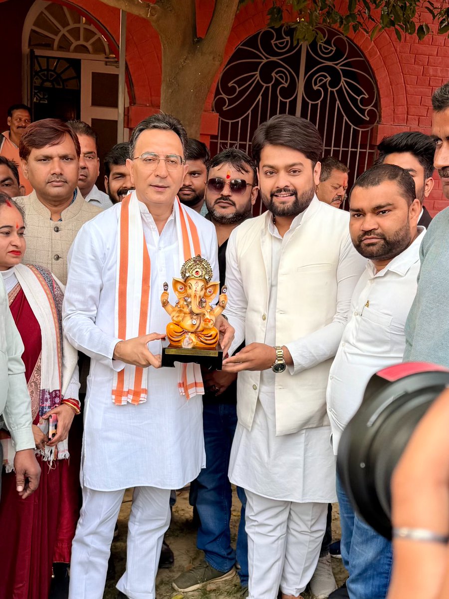 Manil Bajpai मनिल बाजपेई tweet media