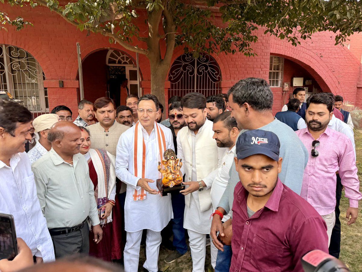 Manil Bajpai मनिल बाजपेई tweet media