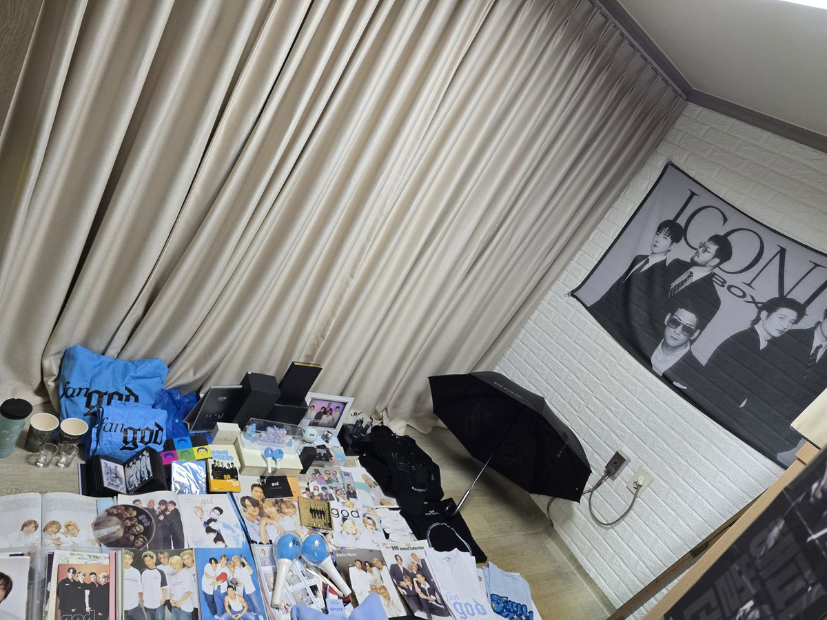 ksonlyone's tweet photo. 멋있는데??ㅋㅋ
나란여자🤦‍♀️

#지오디굿즈 https://t.co/SOtiQsLywk