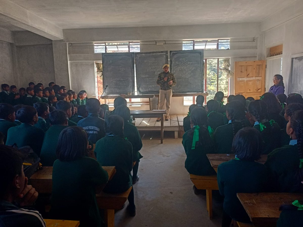 EasternDef's tweet photo. Awareness programme on new criminal law held at Mairang Presbyterian English Secondary School.
@MeghalayaPolice https://t.co/fXy40jCWob