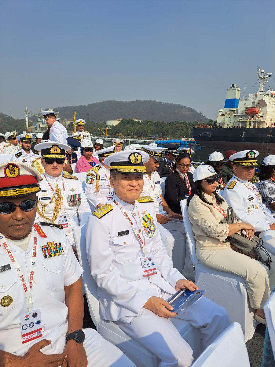 JMSDF_PAO's tweet image. Following #IFR2026_India hosted by @Indiannavy, #JMSDF Vice Chief of Staff KUNIMI expressed appreciation for their #MEDEVAC from #JS_YUUDACHI, professional medical care &amp;amp; commitment as first responders🤝
See the link below for details. #MILAN2026 #FOIP
facebook.com/share/p/1GdwD6…