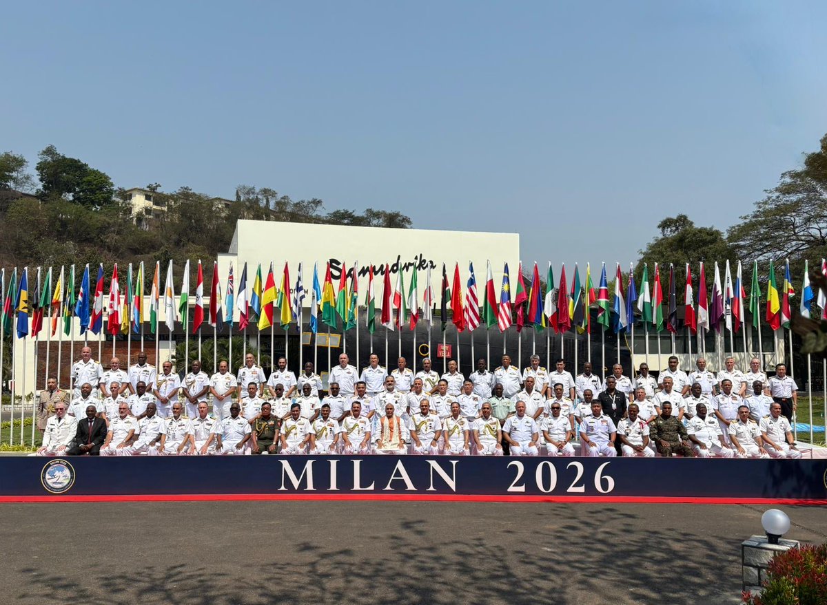 JMSDF_PAO's tweet image. Following #IFR2026_India hosted by @Indiannavy, #JMSDF Vice Chief of Staff KUNIMI expressed appreciation for their #MEDEVAC from #JS_YUUDACHI, professional medical care &amp;amp; commitment as first responders🤝
See the link below for details. #MILAN2026 #FOIP
facebook.com/share/p/1GdwD6…