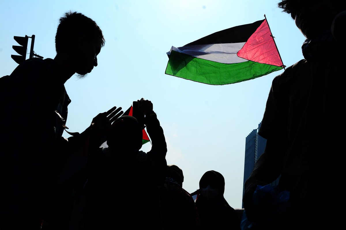 FrstHand tweet media