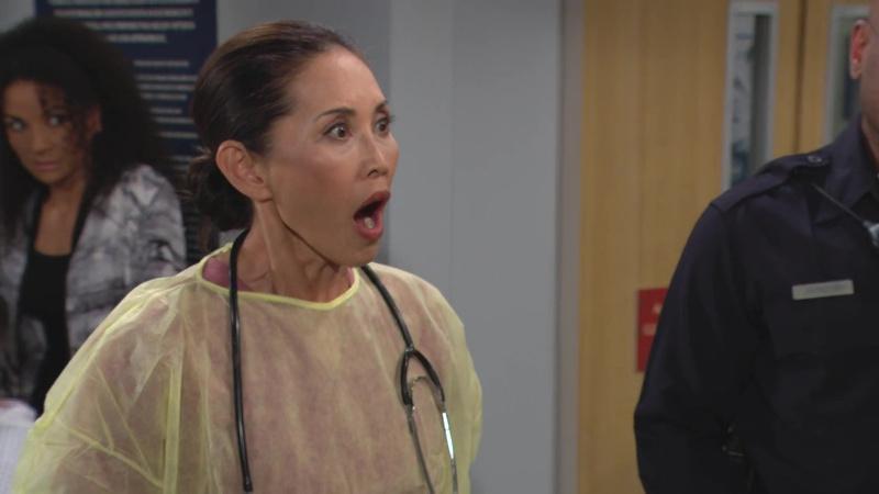 soappassion's tweet image. Dans #TopModels #TM sur #RTL9 le 25 février 2026: Les victimes du plan de Luna sont hospitalisées et opérées en urgence. Le cas de Luna... soap-passion.com/amour-gloire-e…