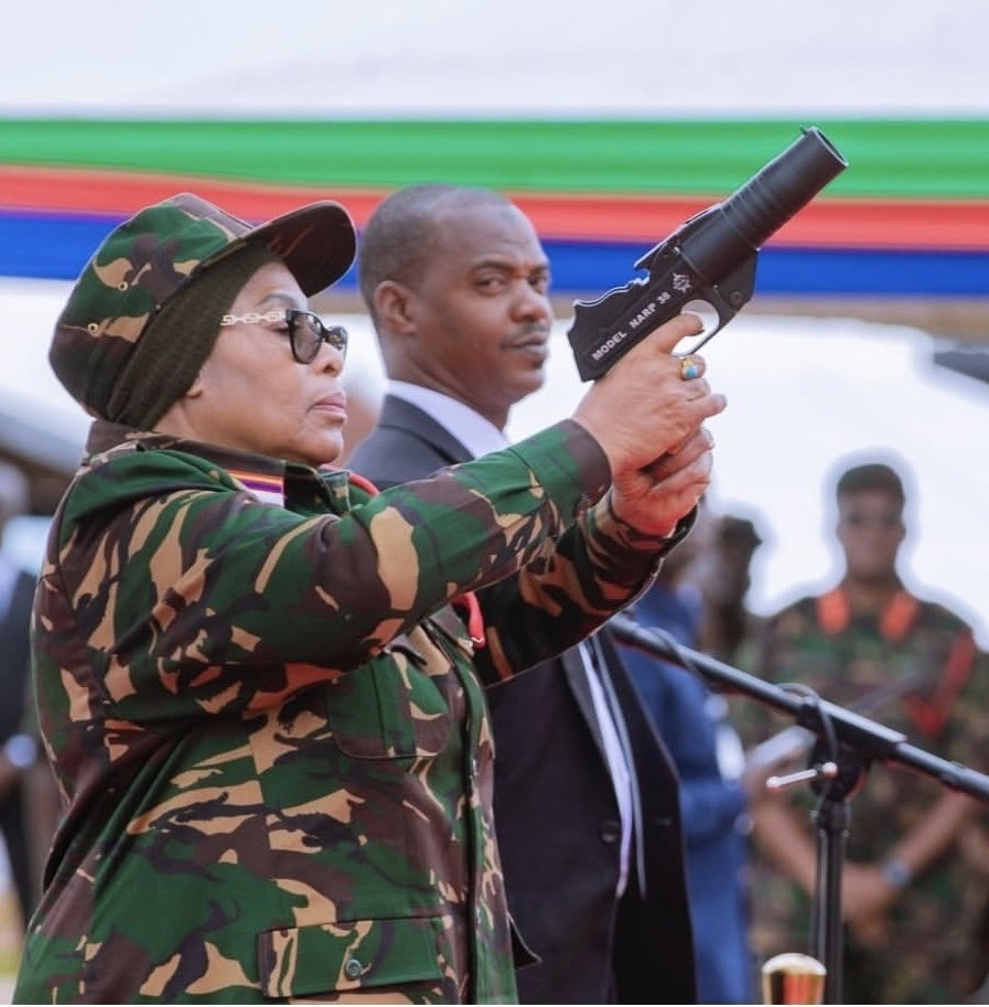 Dr. Sisimizi tweet media