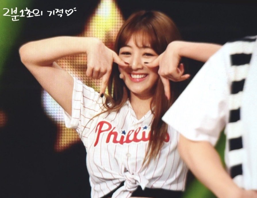 reveluvtzu's tweet image. my eyes have been blessed #twice #philly 🫶🫶 encore: feel special, twice song; missing: mina, dahyun