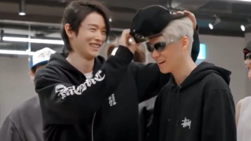 เพราะเป็นเพื่อนกันมานาน ไม่ต้องพูดไรมาก ก็รู้ใจกันหมดและดิ