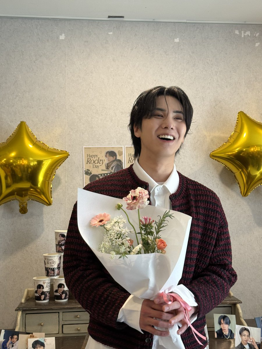 rockydazed's tweet photo. today’s boyfriend rocky 💐 #라키 #ROCKY https://t.co/8tyIQde96e