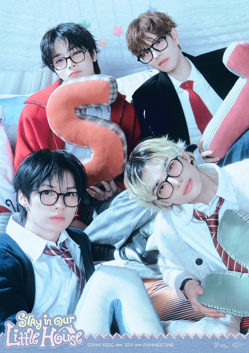 쿠션 들고있는 거 STAY임ㅋㅋ 아 귀여워