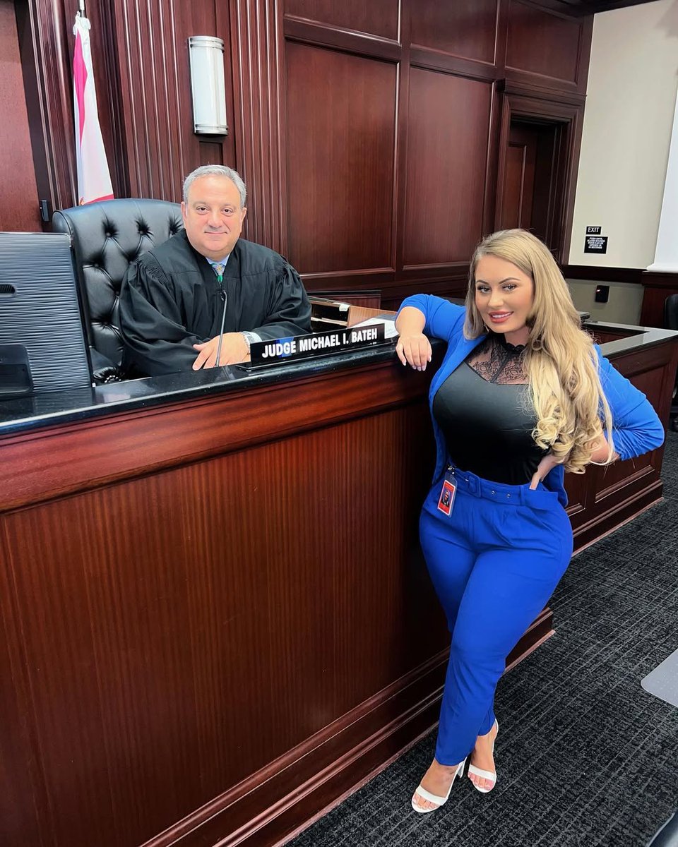 elvisa780's tweet photo. Just want to give a huge shout out to my mentor &amp; my friend Judge Bateh, one of my favorite Judges in the whole state of Florida. Thank you for all of the advice, guidance, &amp; wisdom you have poured into me these last few years. Thank you for believin... https://t.co/d45dJKjoLt