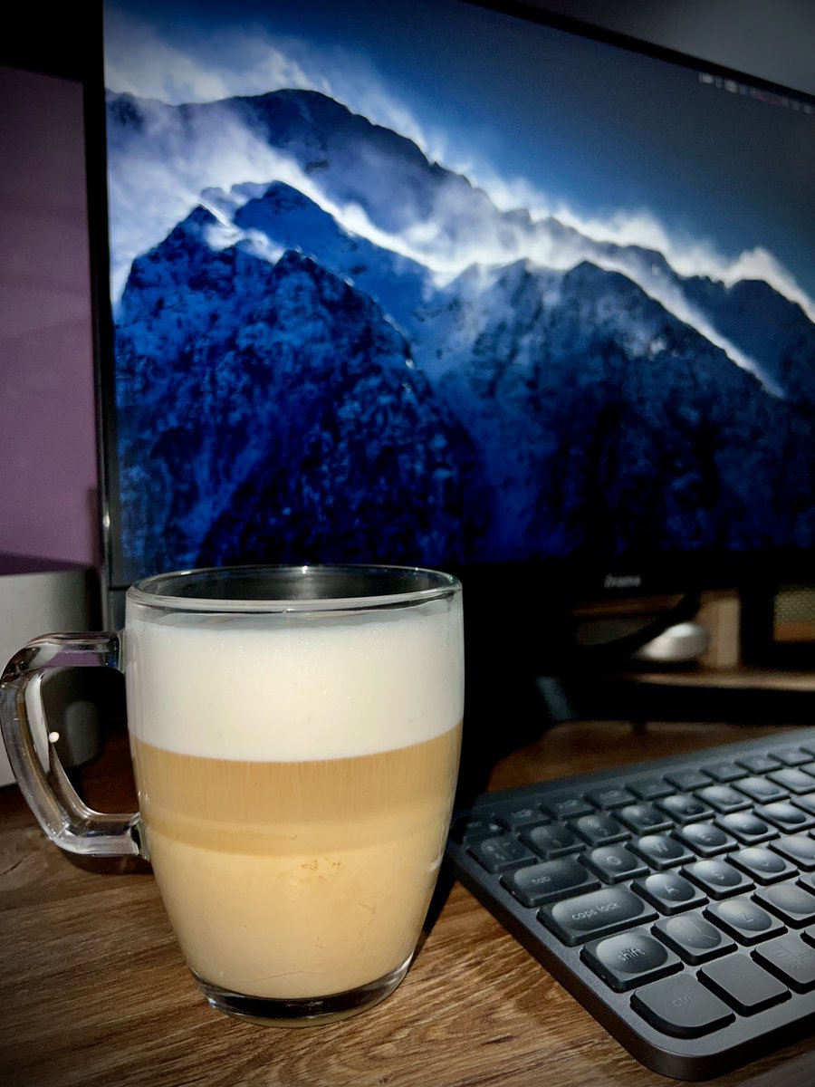 Dzień dobry, środa, poranna kawa... Teraz zostaje czekać na kuriera/kurierów😁

Jak zawsze - miłego dnia + smacznej kawusi😉

#Coffee #CoffeeTime