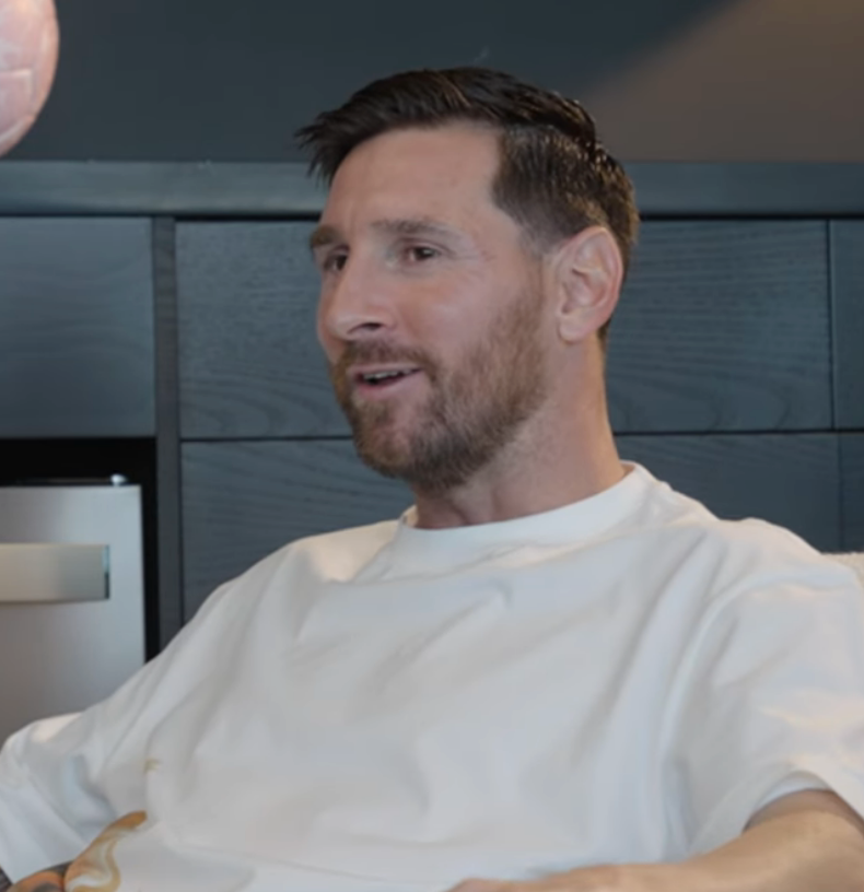 TouchlineX's tweet photo. 🚨🗣️ Leo Messi: "I have always been very respectful towards my opponents. I remember Pep Guardiola always telling us something like that when we were doing so well." 

"At that point, it was already the 20th minute and we were winning 4-0... Guardiola would tell us, 'The best way to respect your opponents is to always play the same way, by scoring goals'." 

"That's what I always try to do. Be respectful, be serious and play my game. Obviously, you get heated and there are many situations, but everything that happens on the pitch stays on the pitch."