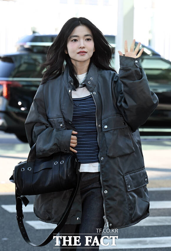 [20260225] Kim Tae Ri at Incheon Airport on her way to attend Milan Fashion Week